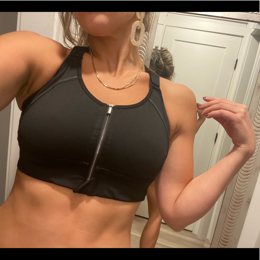 Athleta / S / High impact sports bra / zip front closure w adjustable straps